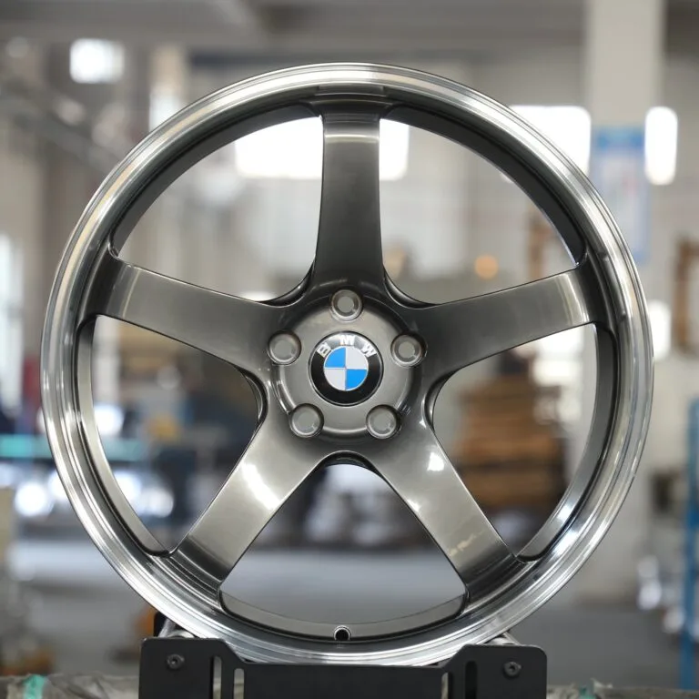 BMW M Style Metallic Gray 5-Spoke Deep Lip Forged Wheels – BMW M3 / BMW M5, front view