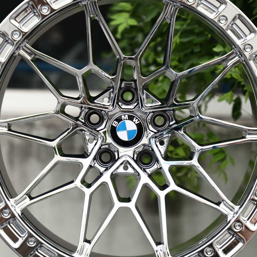 BMW M4 G82 wheels – Chrome Mesh Beadlock (BMW OEM-Style), lip and barrel detail