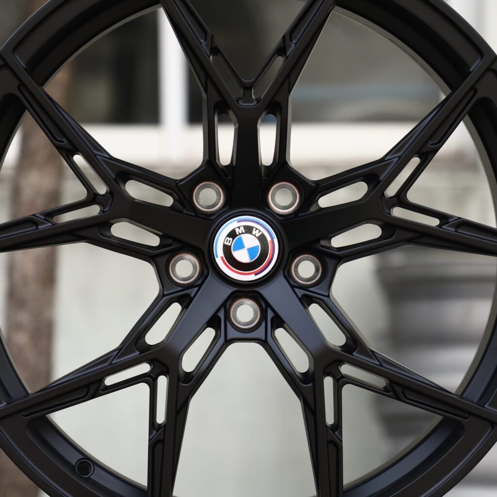 BMW M4 G82 wheels – Gloss Black 5 Y-Spoke (BMW OEM-Style), lip and barrel detail