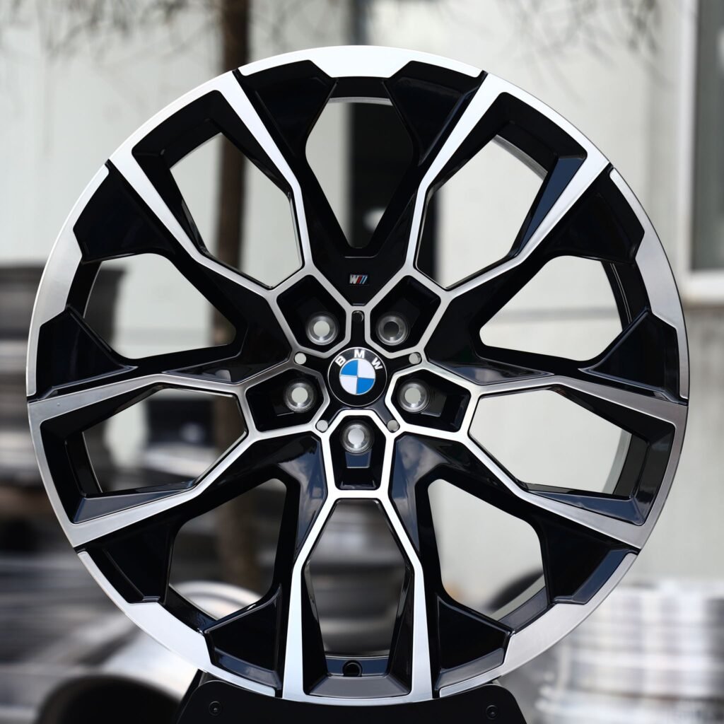 Глянцевые чёрные кованые диски для BMW M3 и BMW M5, в стиле заводских дисков BMW, со спицами-лепестками — ANK-77464