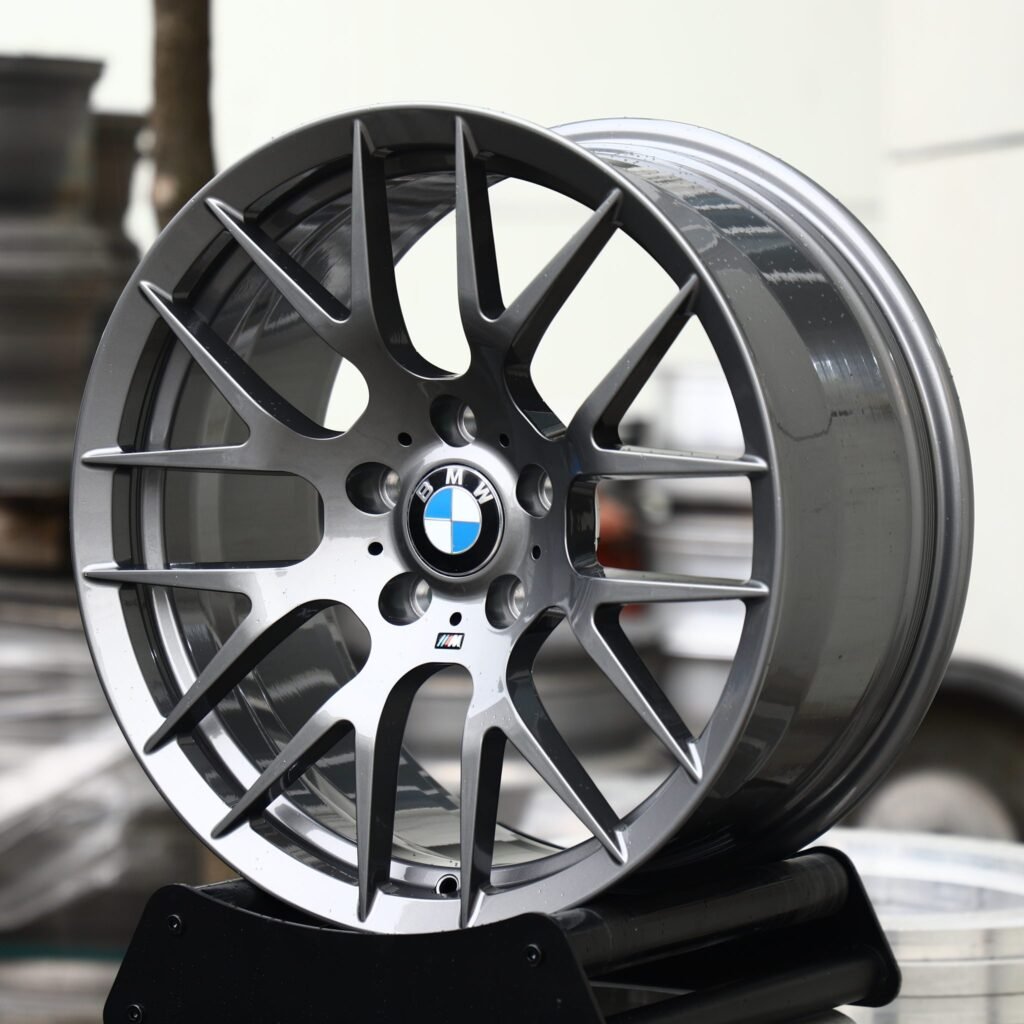 BMW M5 wheels – Gunmetal Machined 8 Y-Spoke Mesh (BMW OEM-Style), angled view