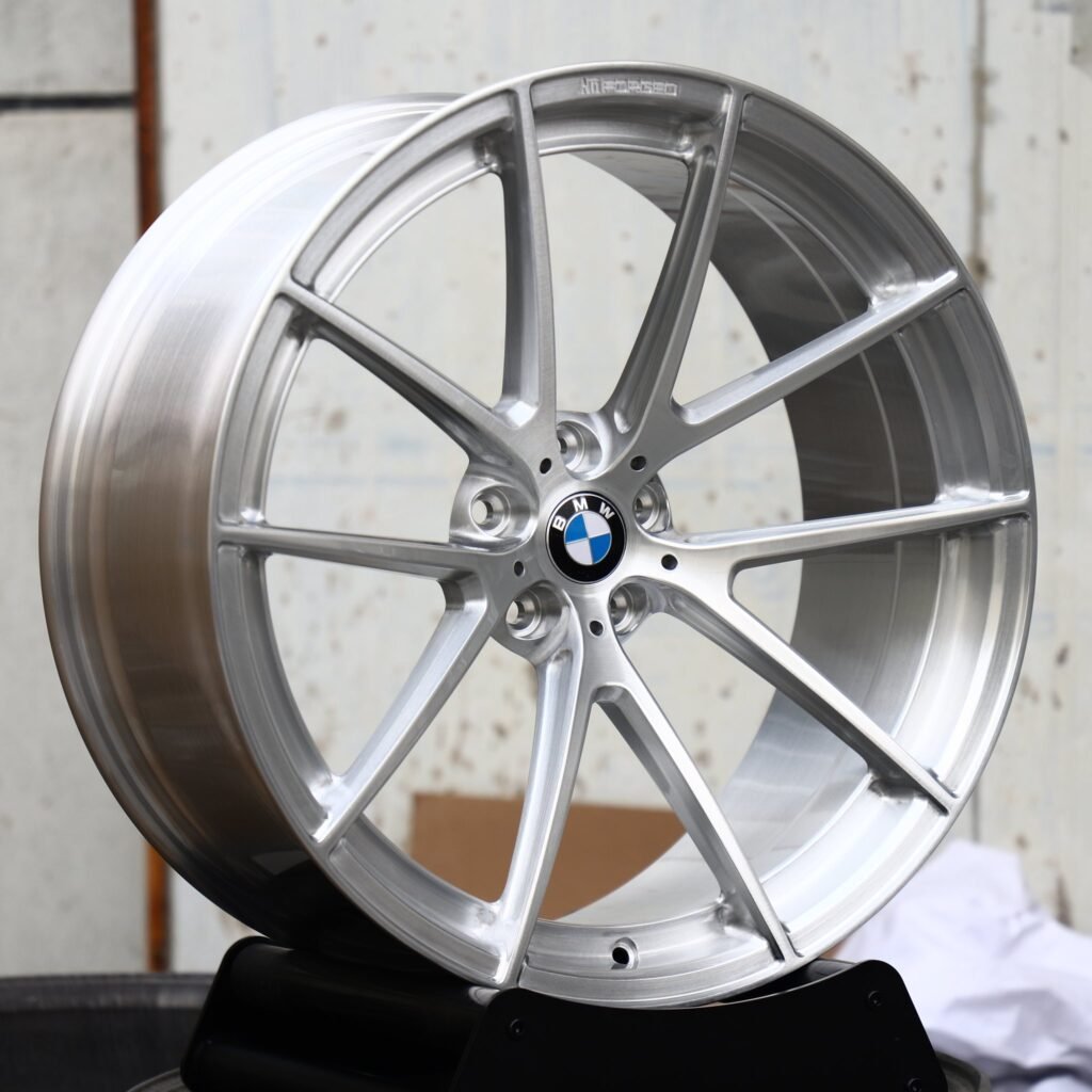 BMW M5 wheels – Hyper Silver 5 Y-Spoke Concave (BMW OEM-Style), angled view
