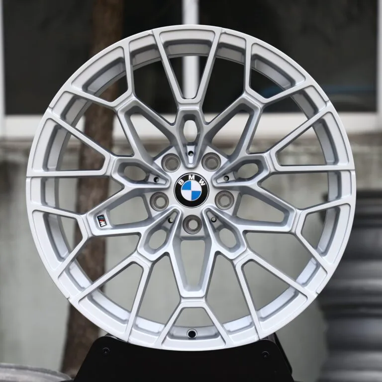 BMW OEM-Style Brushed Silver Web-Mesh Forged Wheels – BMW M3 / M5, front view