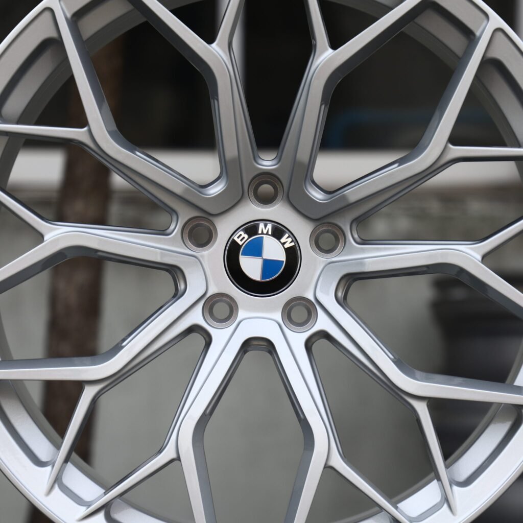 BMW M4 G82 wheels – Hyper Silver Mesh Multi-Spoke (BMW OEM-Style), lip and barrel detail