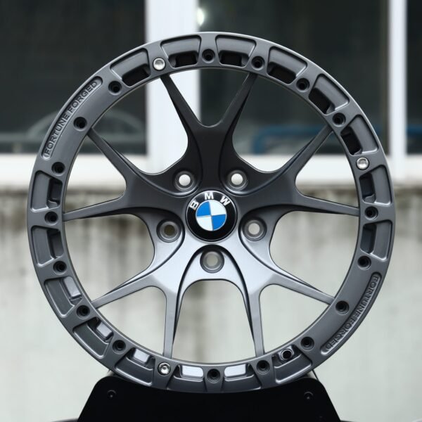 BMW M3 wheels – Matte Gunmetal 5 Y-Spoke Beadlock (BMW OEM-Style), front view