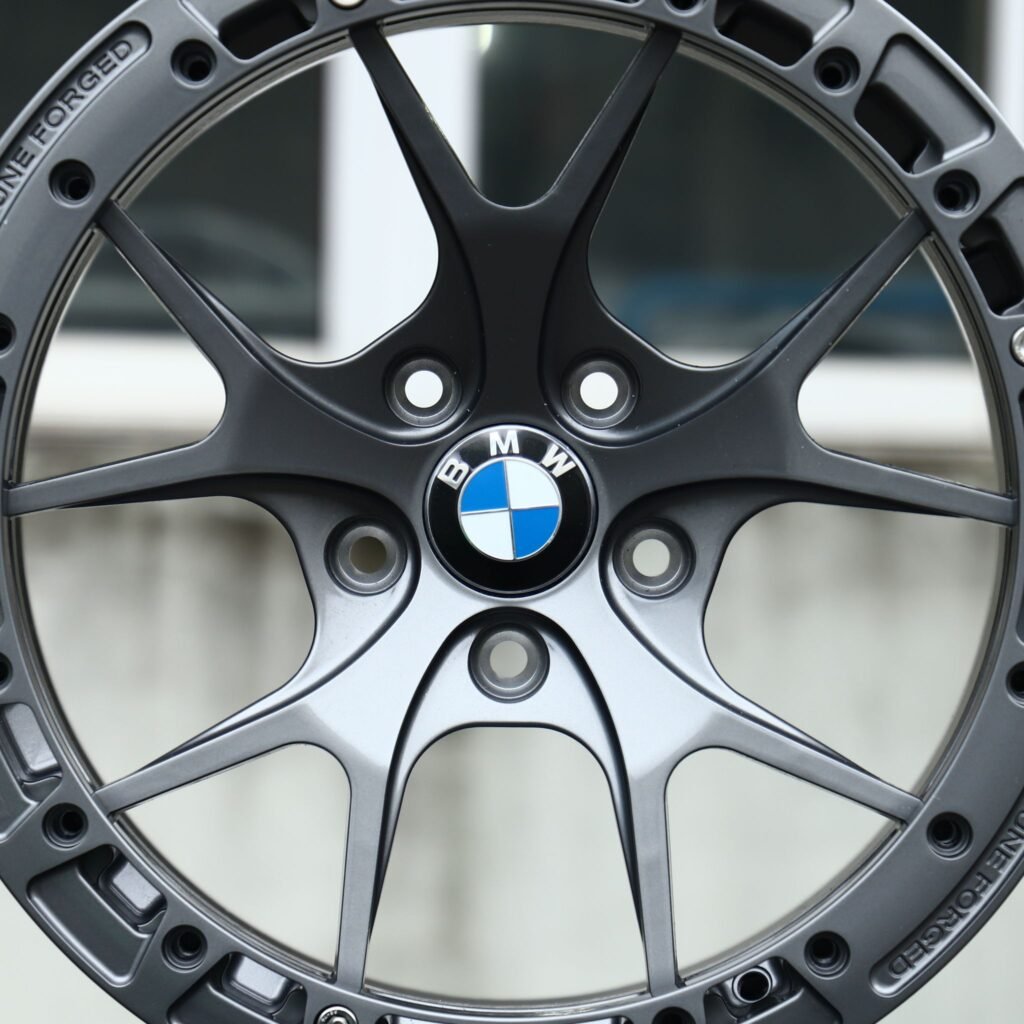 BMW M4 G82 wheels – Matte Gunmetal 5 Y-Spoke Beadlock (BMW OEM-Style), lip and barrel detail