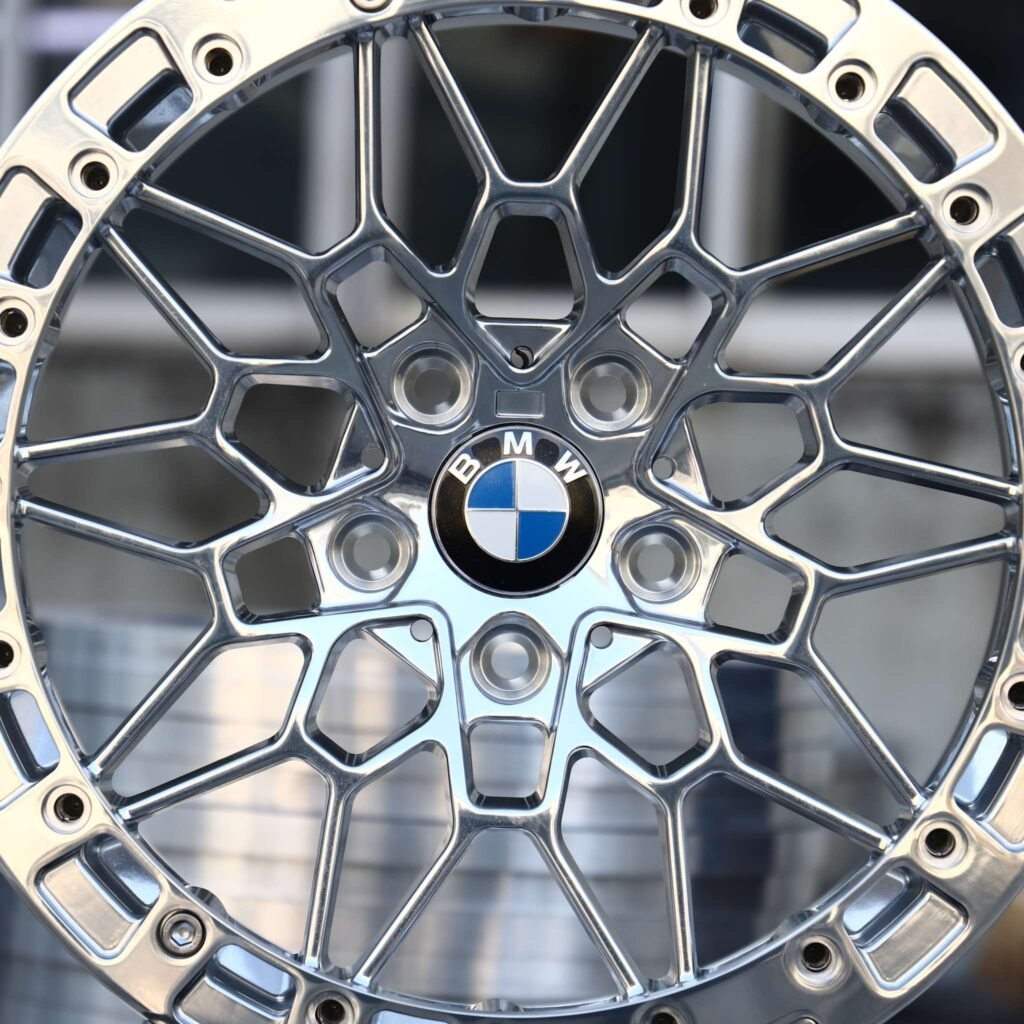 BMW M4 G82 wheels – Mirror Polished Mesh Beadlock (BMW OEM-Style), lip and barrel detail