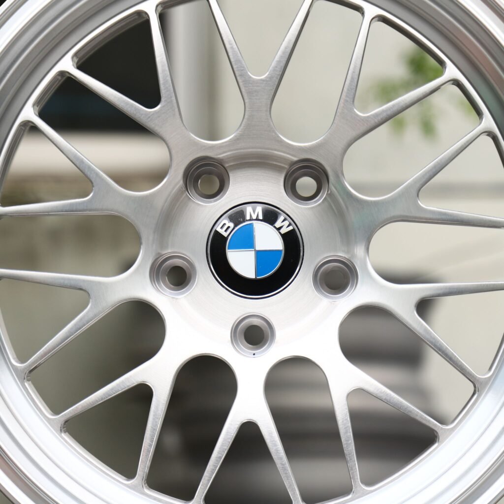 BMW M4 G82 wheels – Silver Mesh Polished Lip (BMW OEM-Style), lip and barrel detail