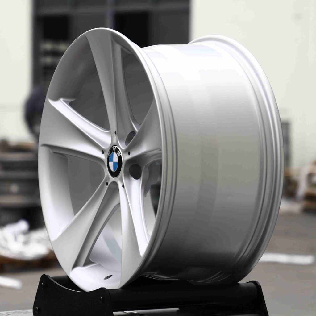 BMW M5 wheels – Bright Silver 5-Spoke, angled view