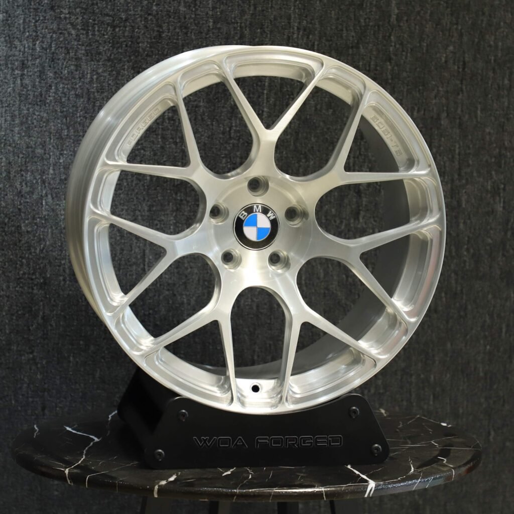 BMW 3 Series wheels – Brushed Silver 7 Y-Spoke, angled view