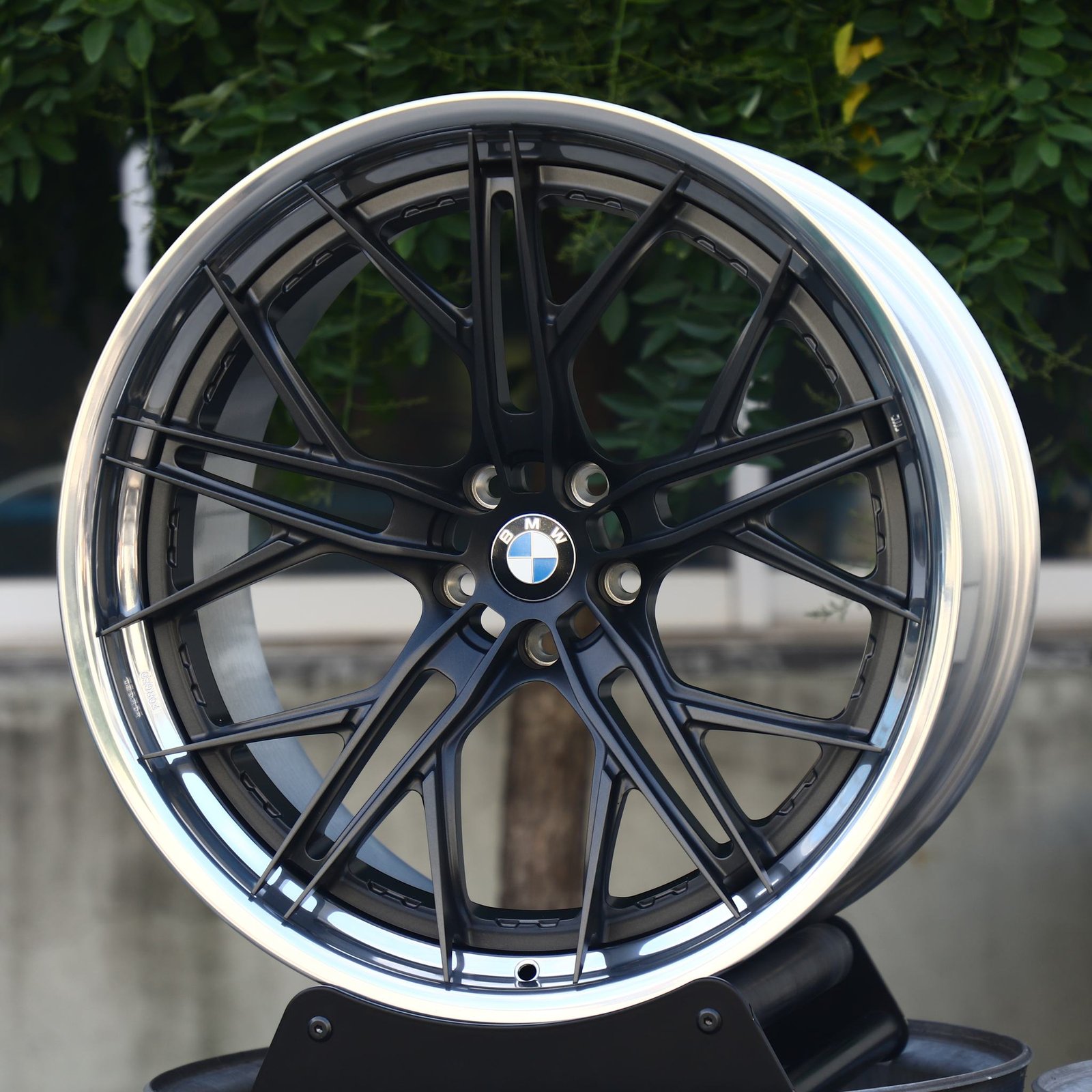 BMW 5 Series wheels – Custom Finish 2-Piece 10 Y-Spoke, front view