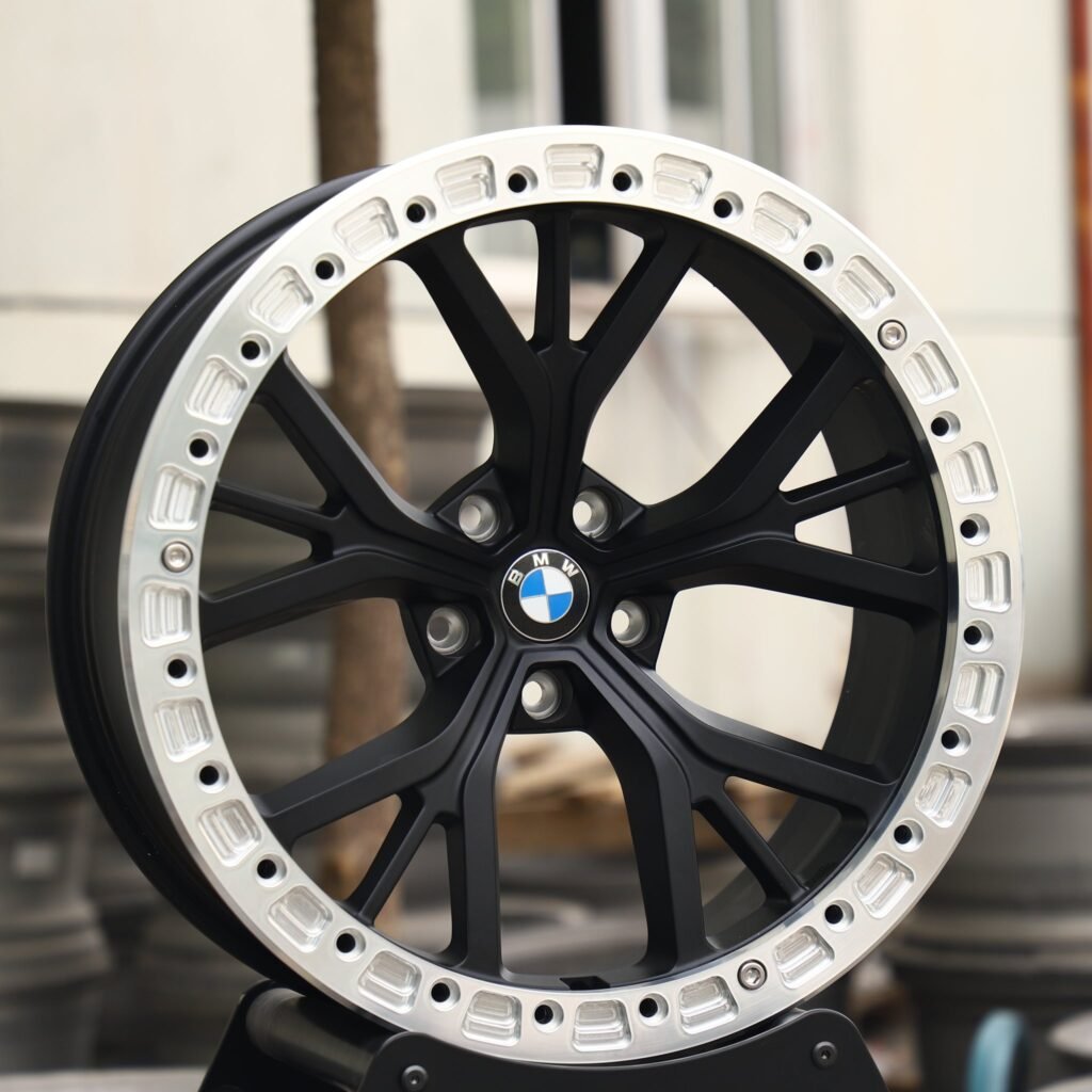 BMW M4 F82 wheels – Custom Finish 5 W-Spoke Beadlock (BMW OEM-Style), angled view