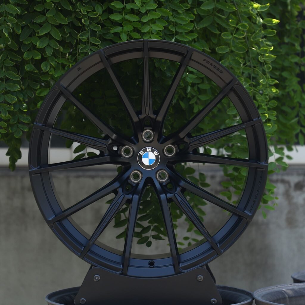 BMW 5 Series wheels – Custom Finish 5 W-Spoke, front view