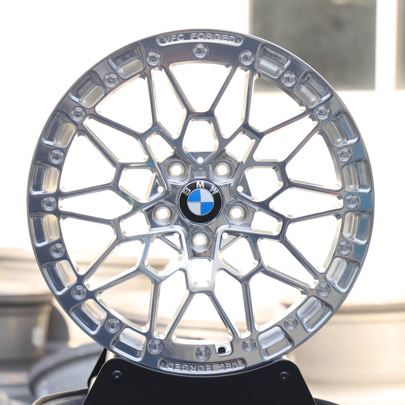 BMW 5 Series wheels – Gloss Black 5-Spoke Cut-Out Bolt Detail, front view