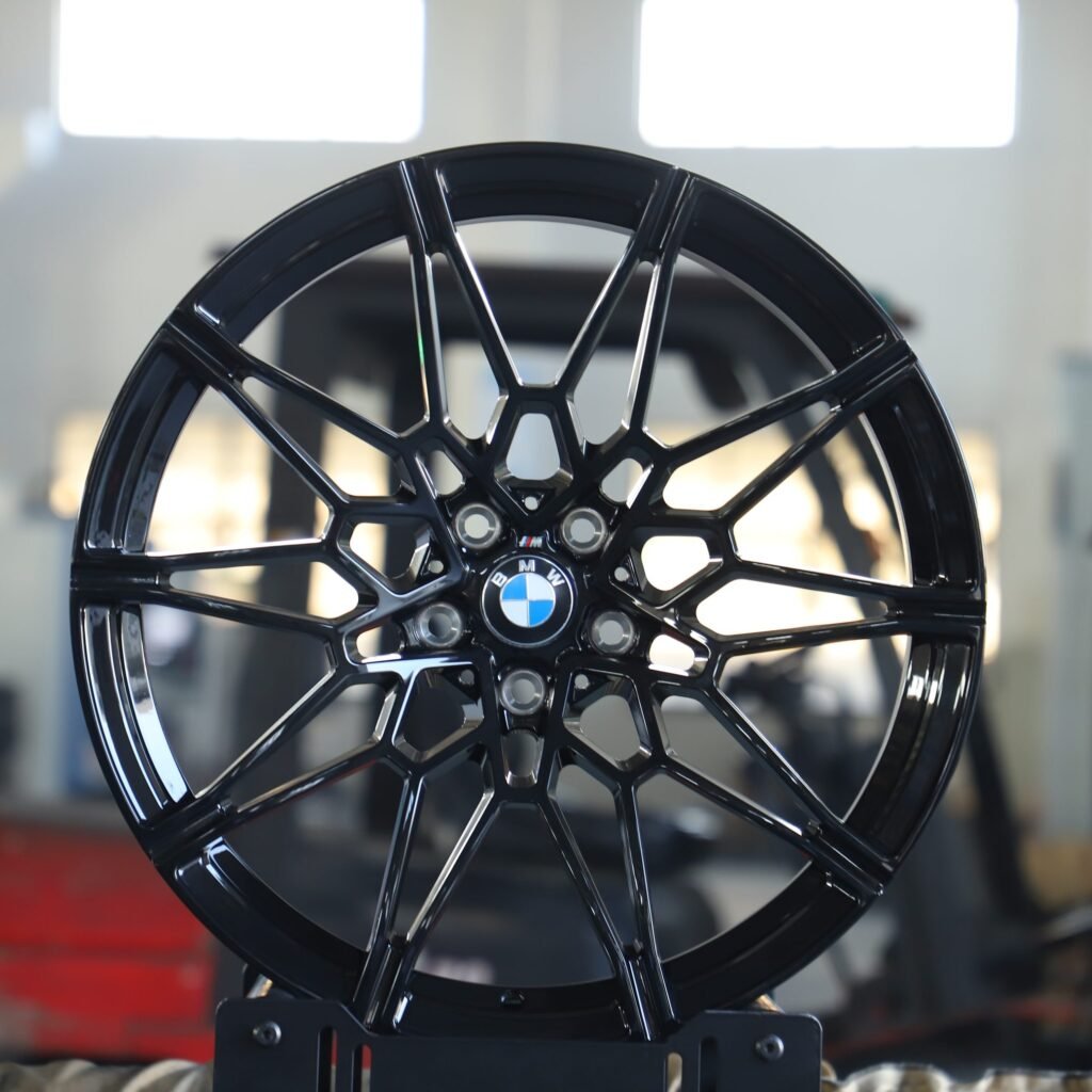 BMW 5 Series wheels – Gloss Black 5-Spoke Cut-Out, front view