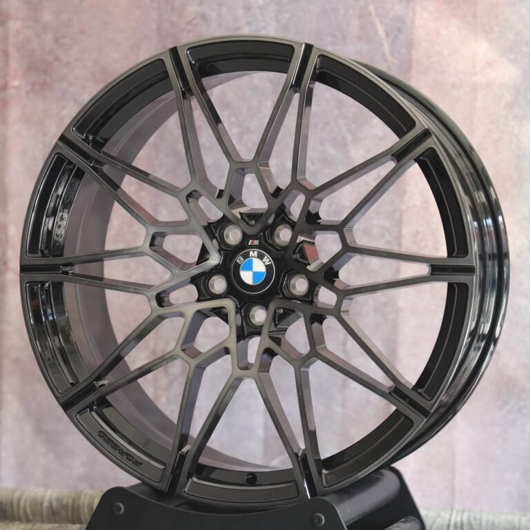 BMW 5 Series wheels – Gloss Black 5-Spoke Cut-Out Machined Face (BMW Style 826M), front view