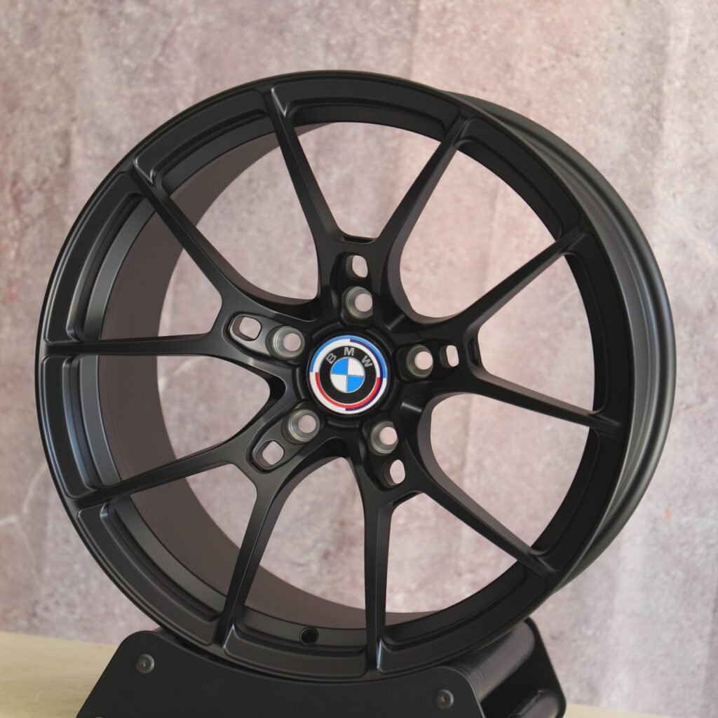 BMW 3 Series wheels – Gloss Black 5 Y-Spoke (BMW Style 763M), angled view