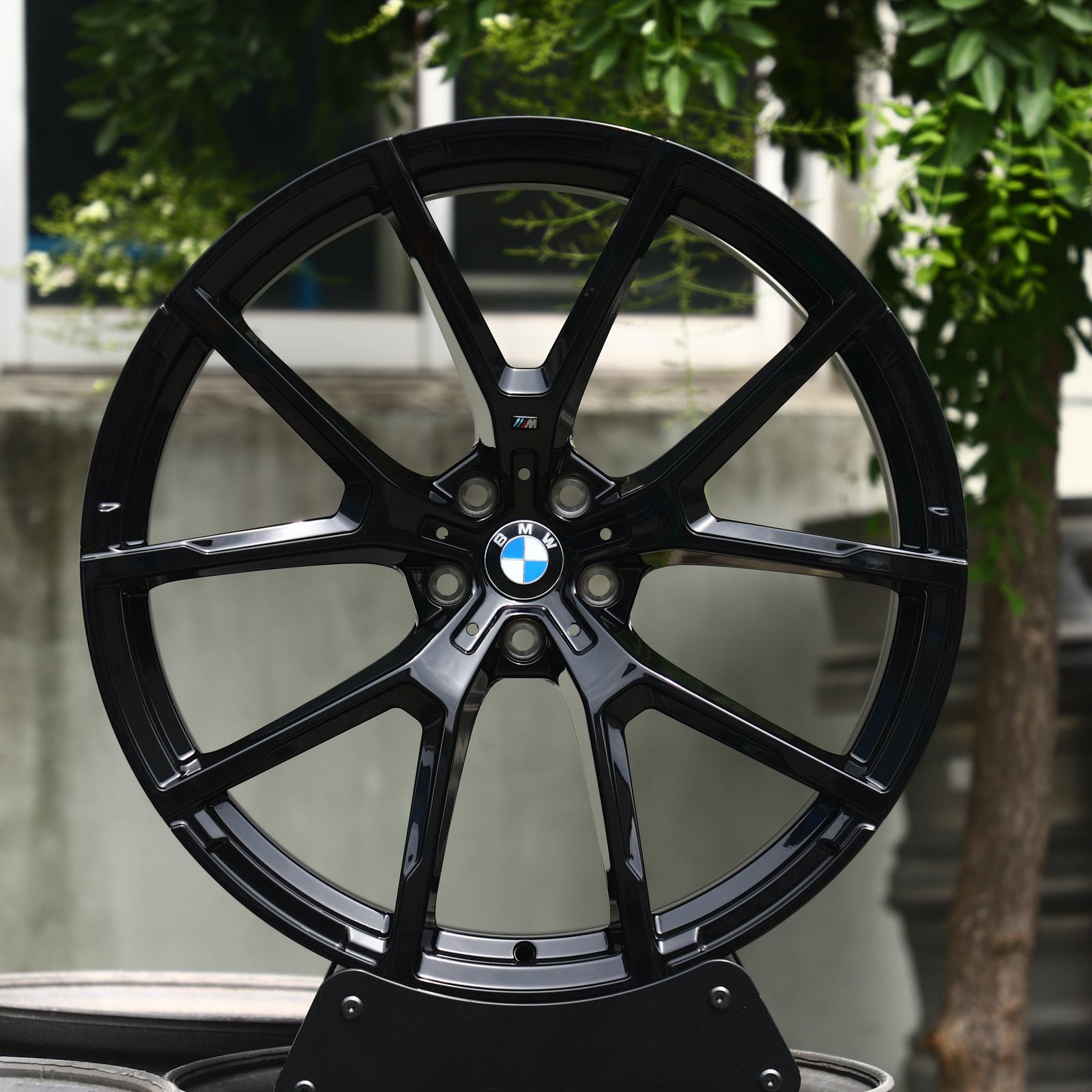 BMW 5 Series wheels – Gloss Black 5 Y-Spoke, front view