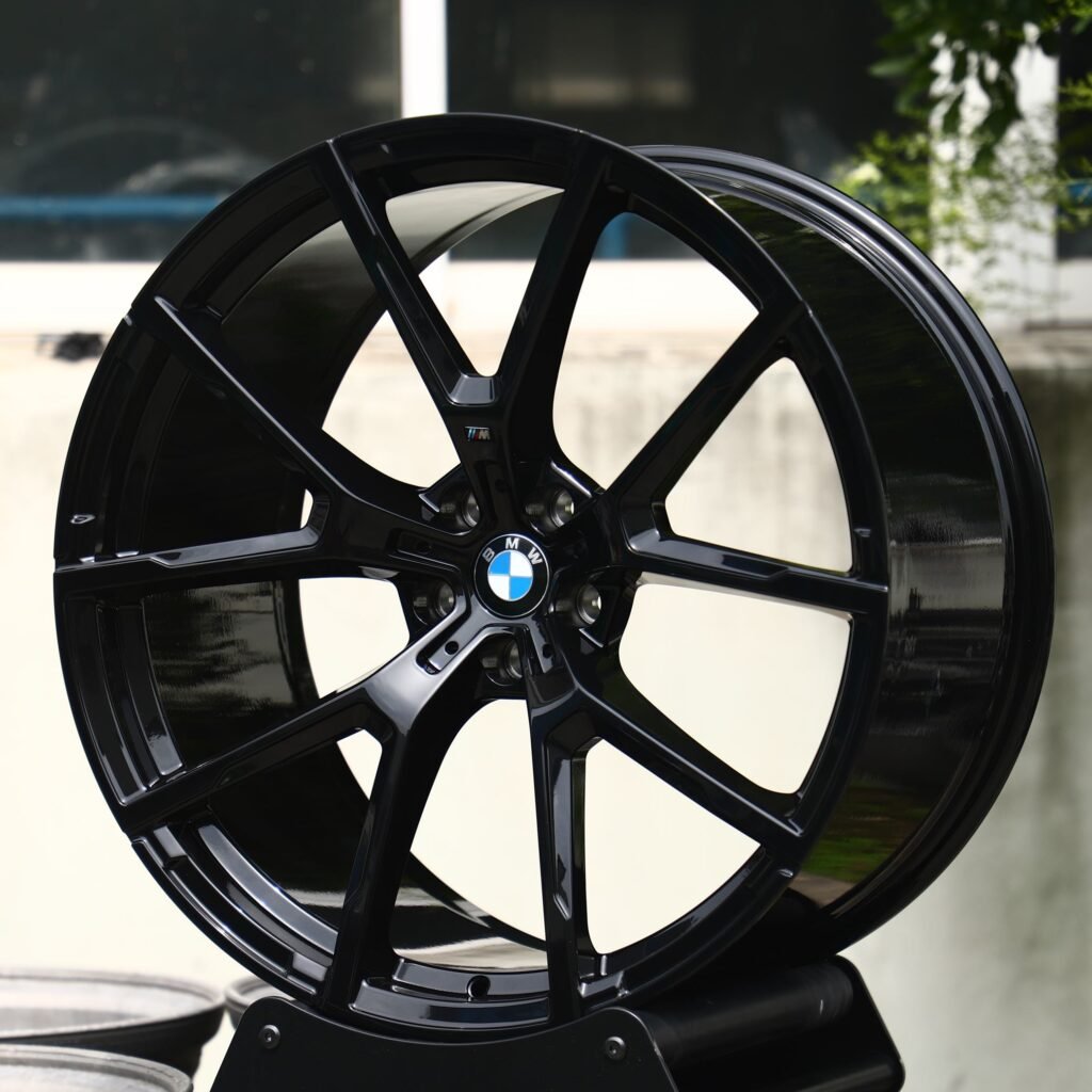 BMW 3 Series wheels – Gloss Black 5 Y-Spoke, angled view