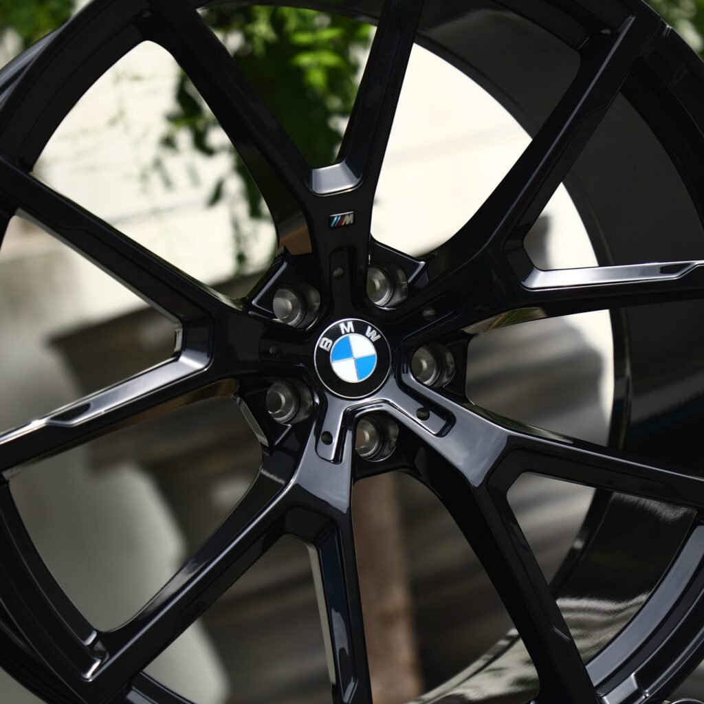BMW M3 F80 wheels – Gloss Black 5 Y-Spoke, lip and barrel detail