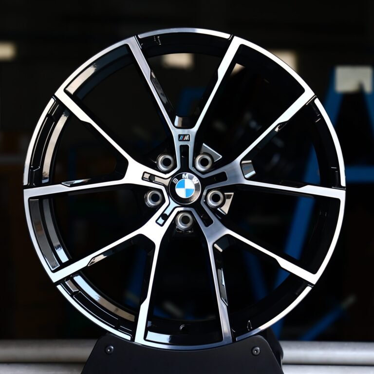BMW 5 Series wheels – Gloss Black 5 Y-Spoke Machined Face, front view