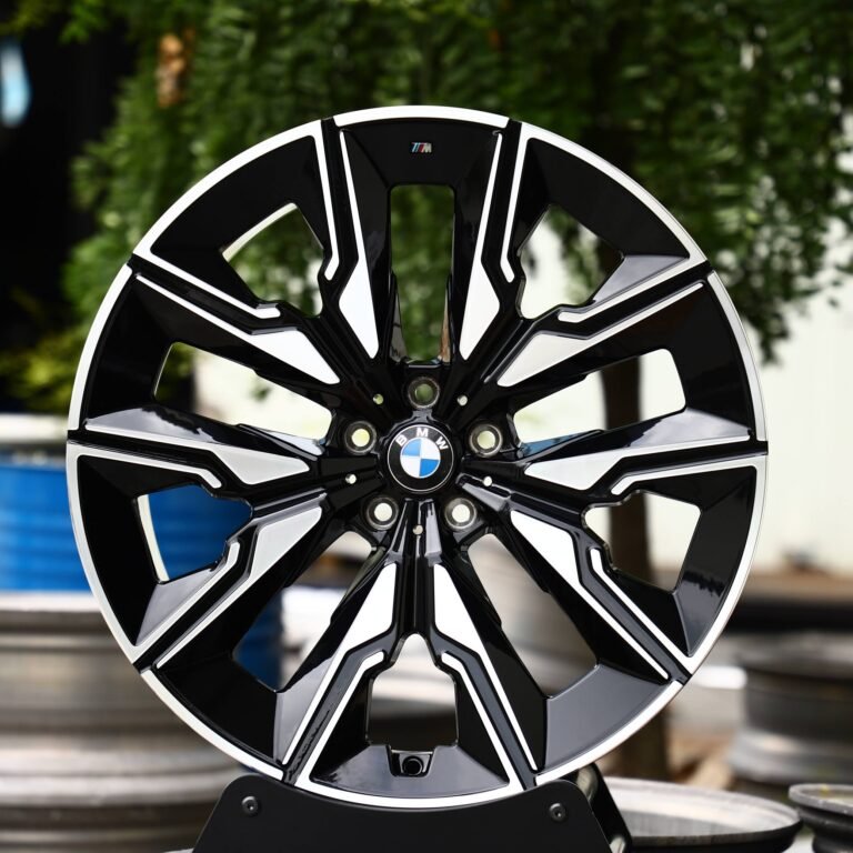 BMW 5 Series wheels – Gloss Black 5 Y-Spoke Machined Face, front view