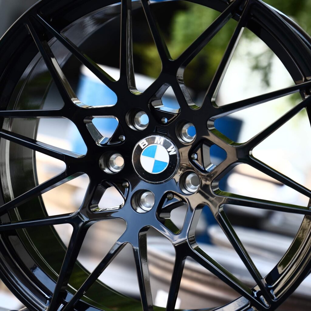 BMW M3 F80 wheels – Gloss Black Cross-Spoke (BMW Style 666M), lip and barrel detail