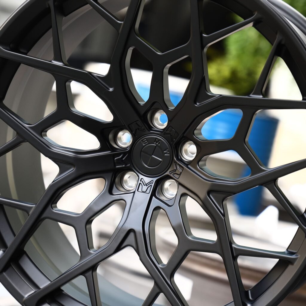 BMW M3 F80 wheels – Gloss Black Cross-Spoke, lip and barrel detail