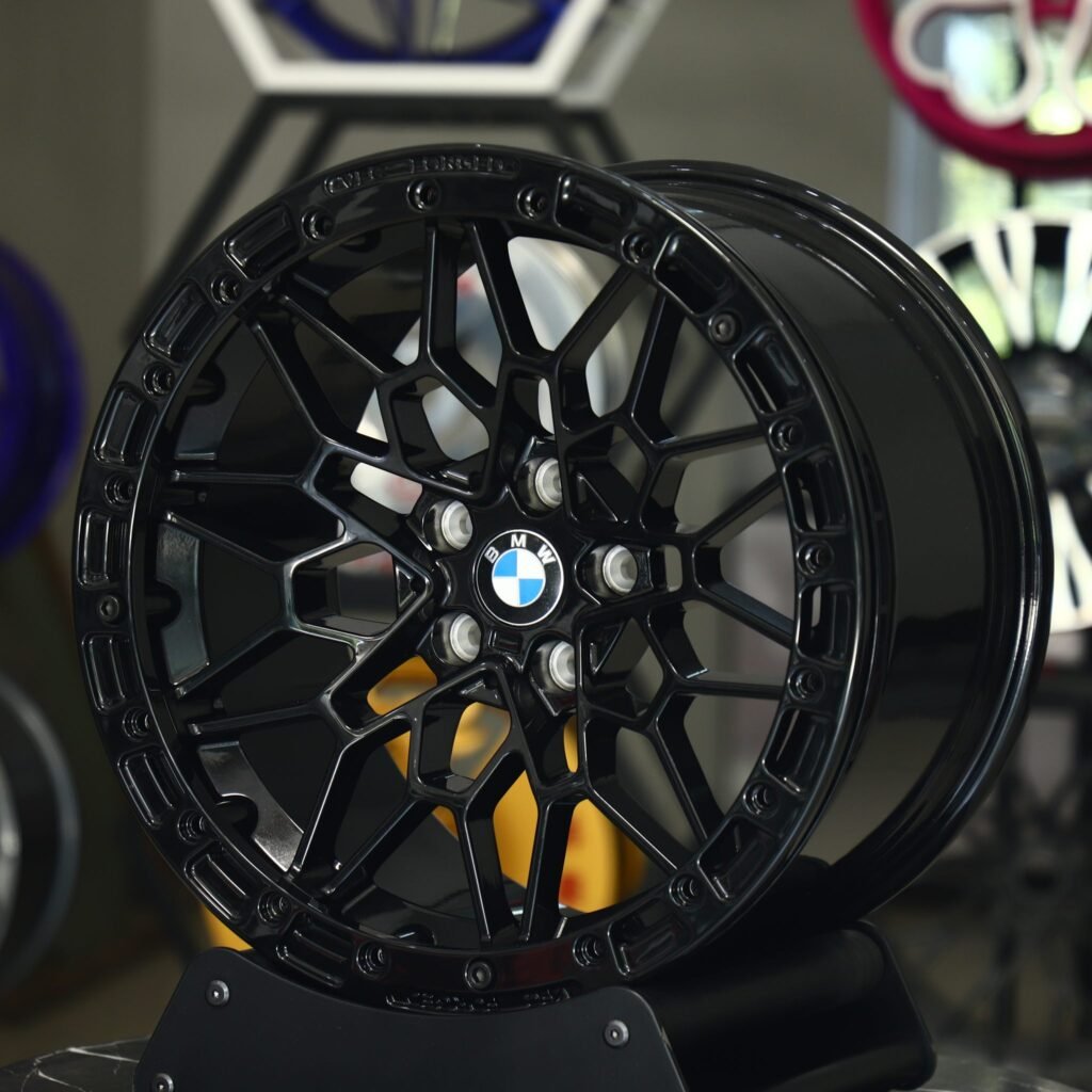 Subaru WRX wheels – Gloss Black Cut-Out, lip and barrel detail