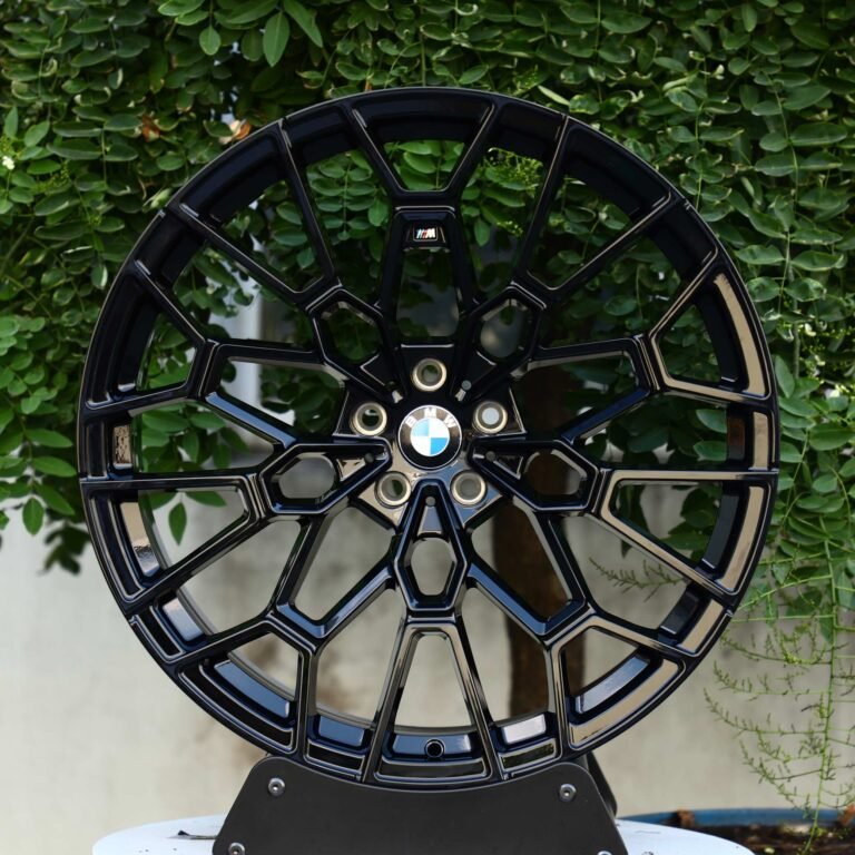 BMW 5 Series wheels – Gloss Black Cut-Out, front view