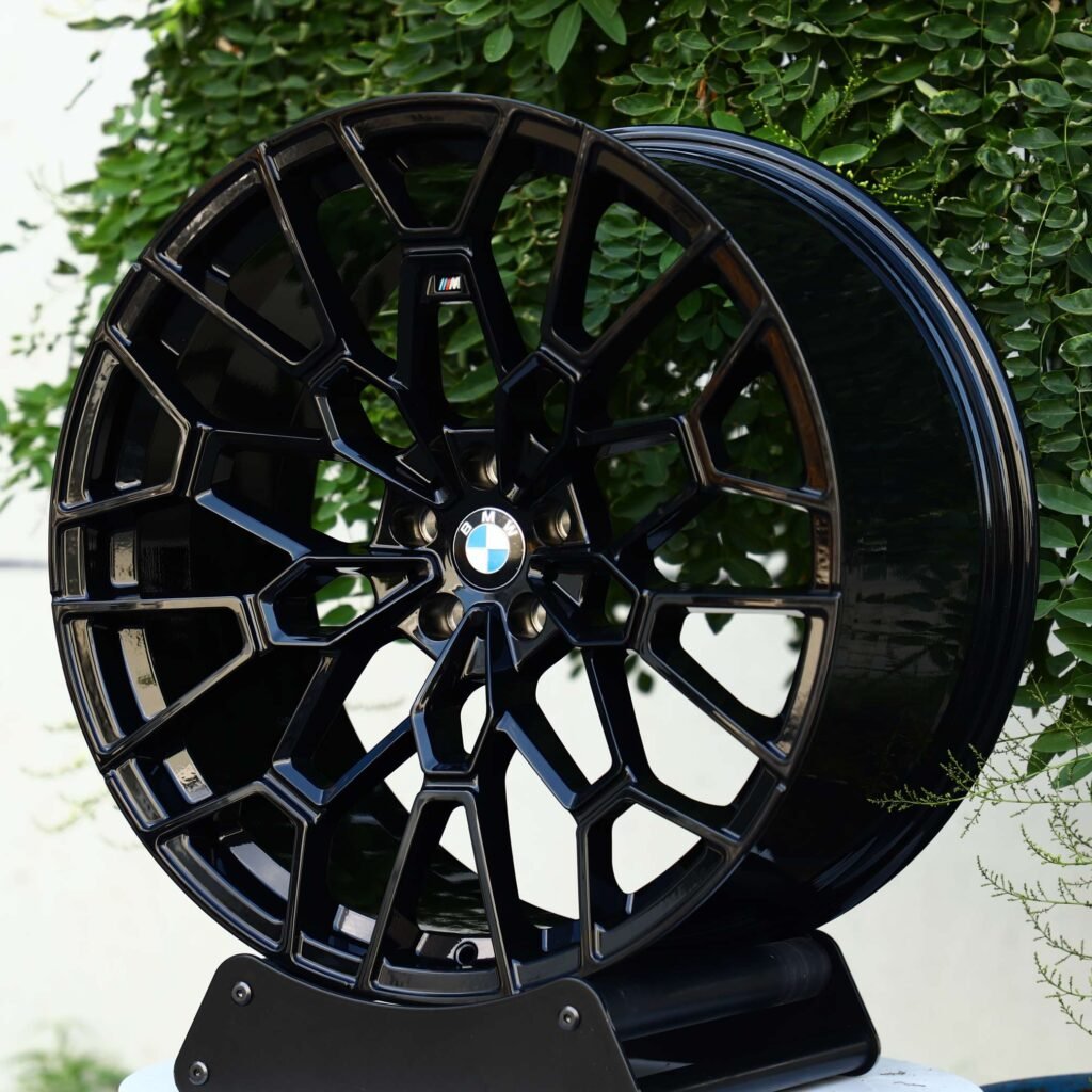 BMW 3 Series wheels – Gloss Black Cut-Out, angled view