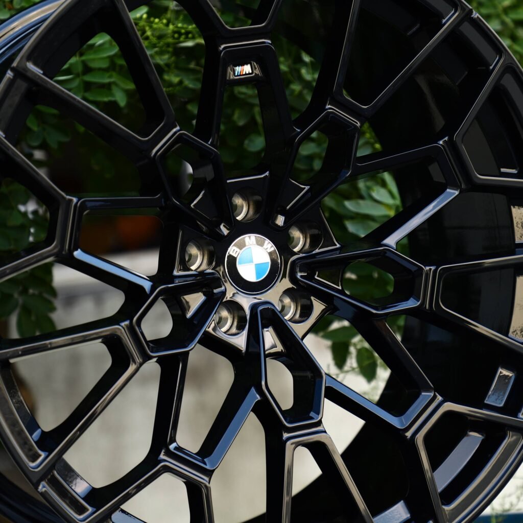 BMW M3 F80 wheels – Gloss Black Cut-Out, lip and barrel detail