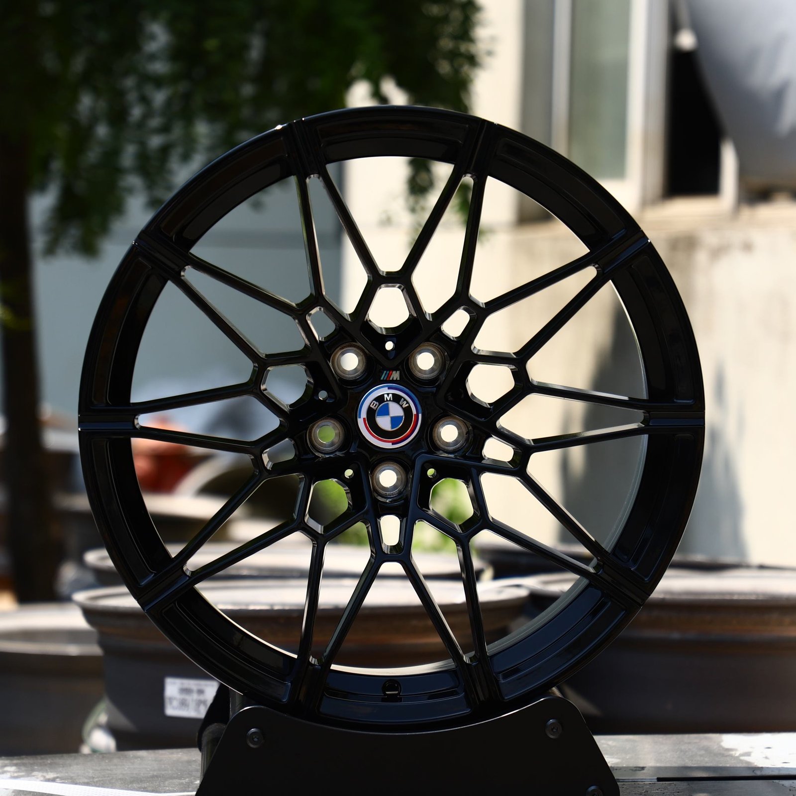 BMW 5 Series wheels – Gloss Black Cut-Out, front view
