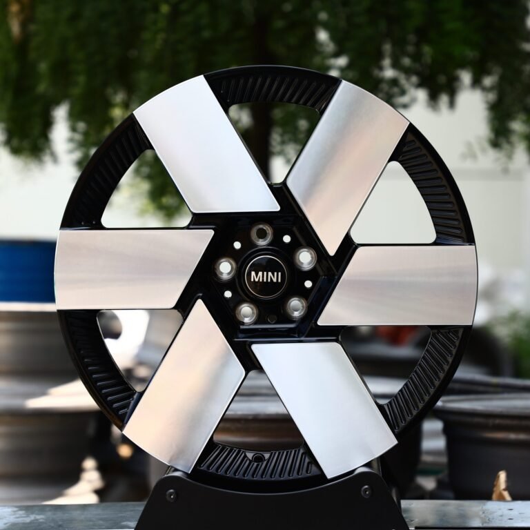 BMW 5 Series wheels – Gloss Black Directional Machined Face, front view