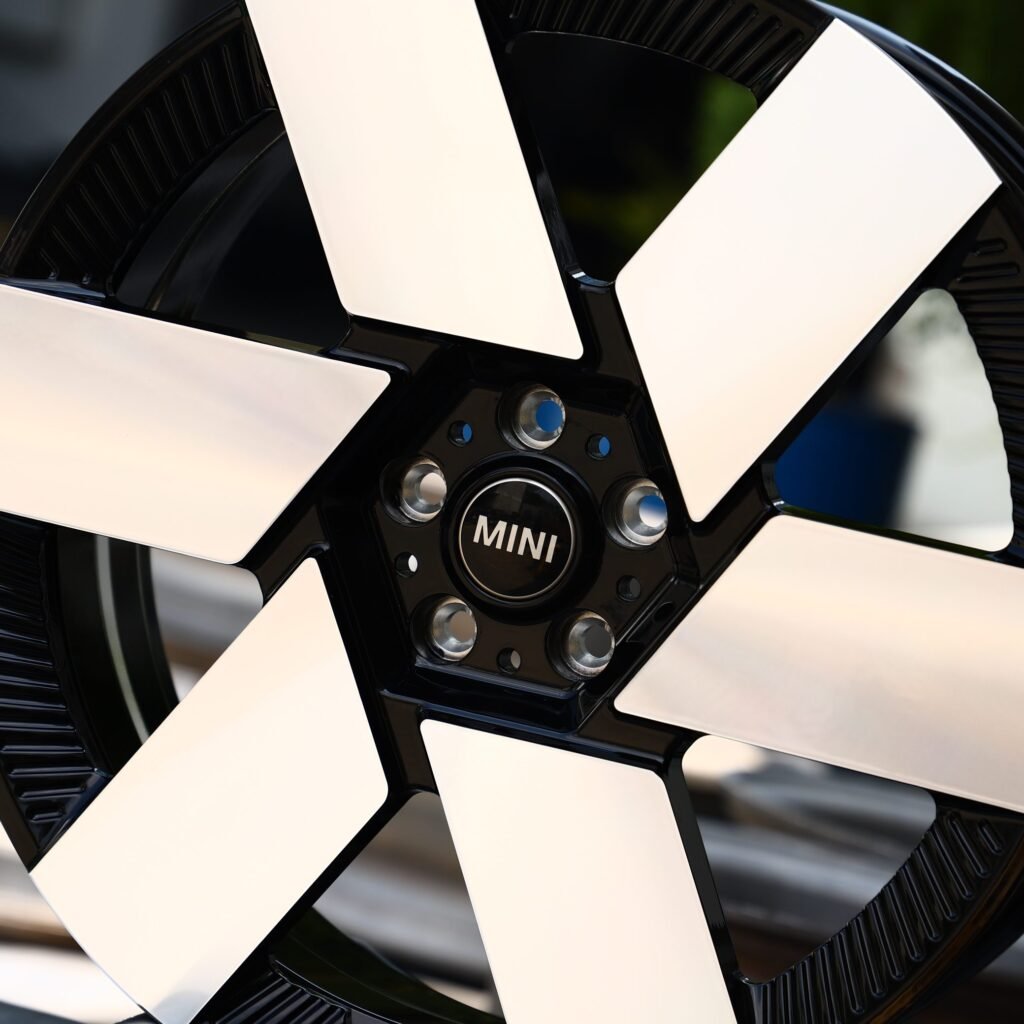 BMW M3 F80 wheels – Gloss Black Directional Machined Face, lip and barrel detail