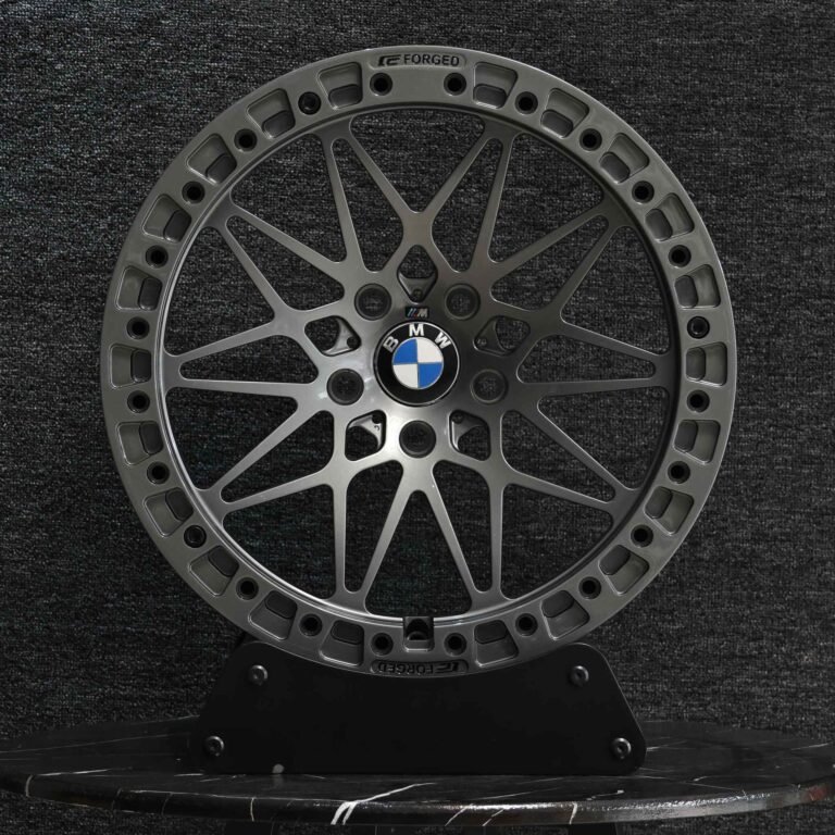 Chevrolet Camaro wheels – Gloss Black / Gunmetal Custom, front view