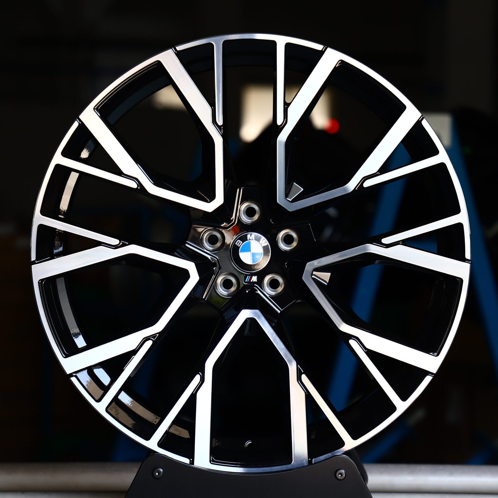 BMW 5 Series wheels – Gloss Black Machined Face, front view
