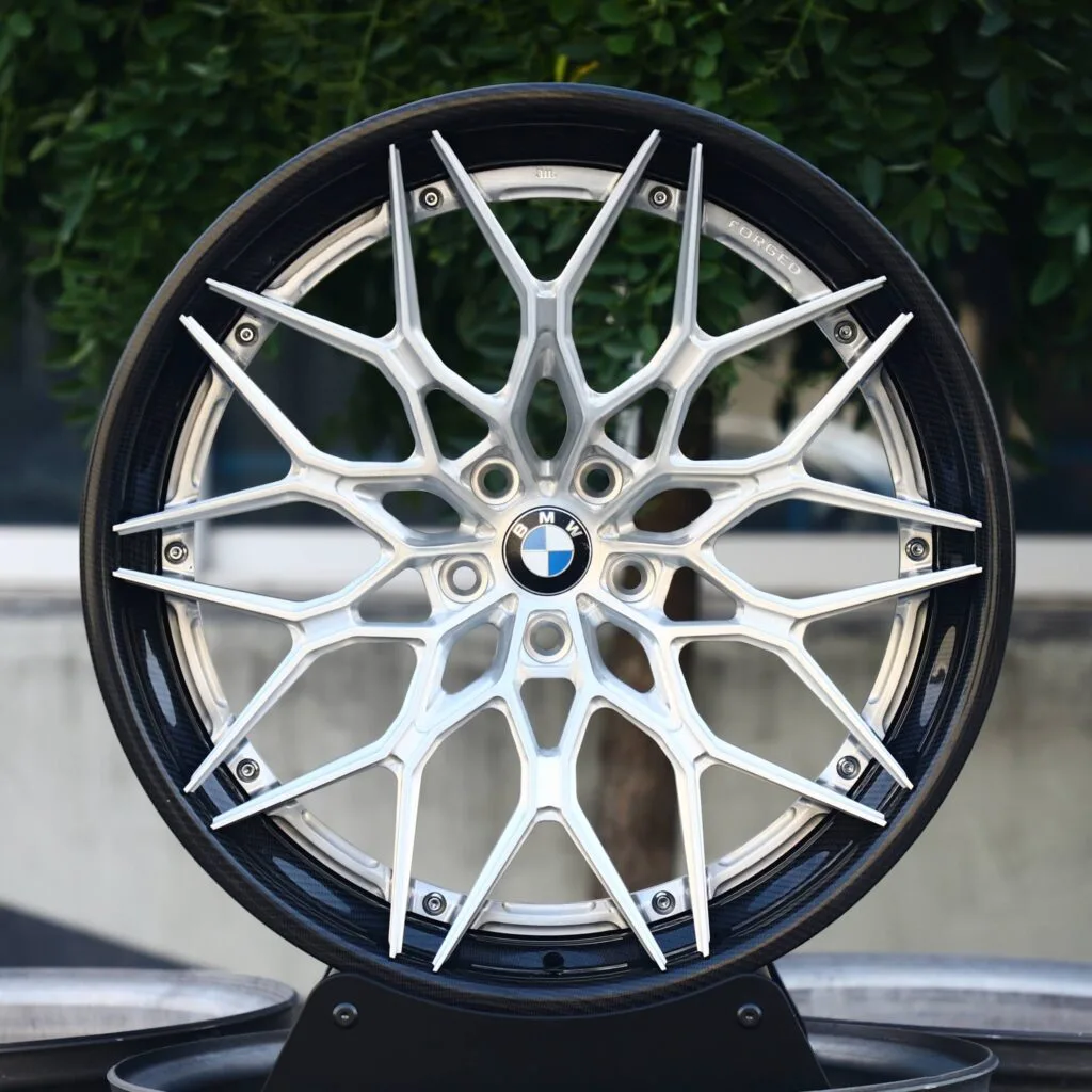 BMW Style Gloss Black / Silver 2-Piece Carbon Fibre Forged Wheels – BMW 5 Series / BMW 3 Series Fitment (5-Lug)