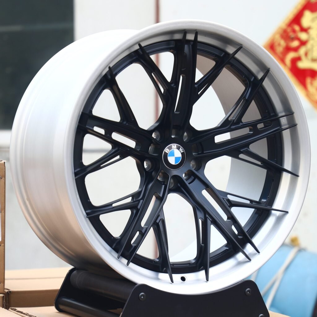 BMW 3 Series wheels – Gloss Black / Silver 2-Piece, angled view