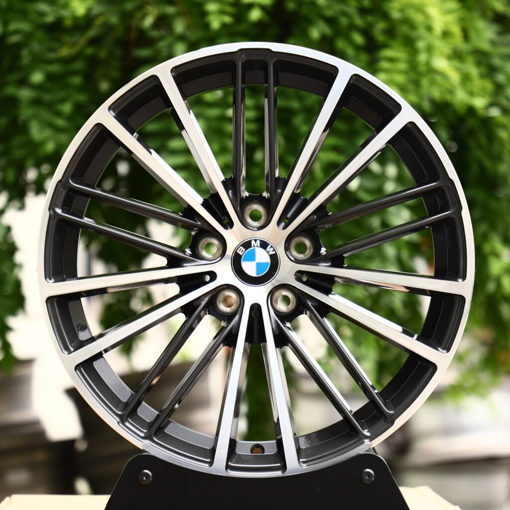 BMW 5 Series wheels – Gray Split Machined Face, front view