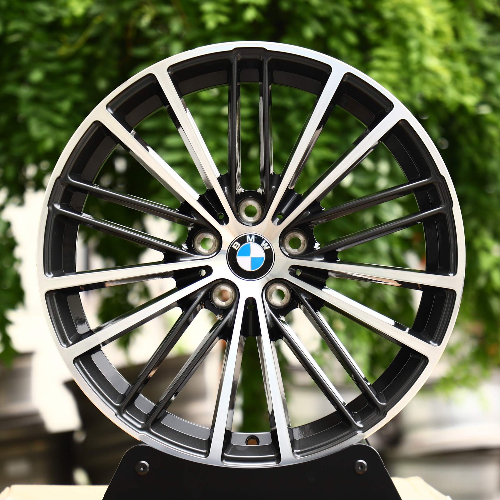 BMW 5 Series wheels – Gray Split Machined Face, front view