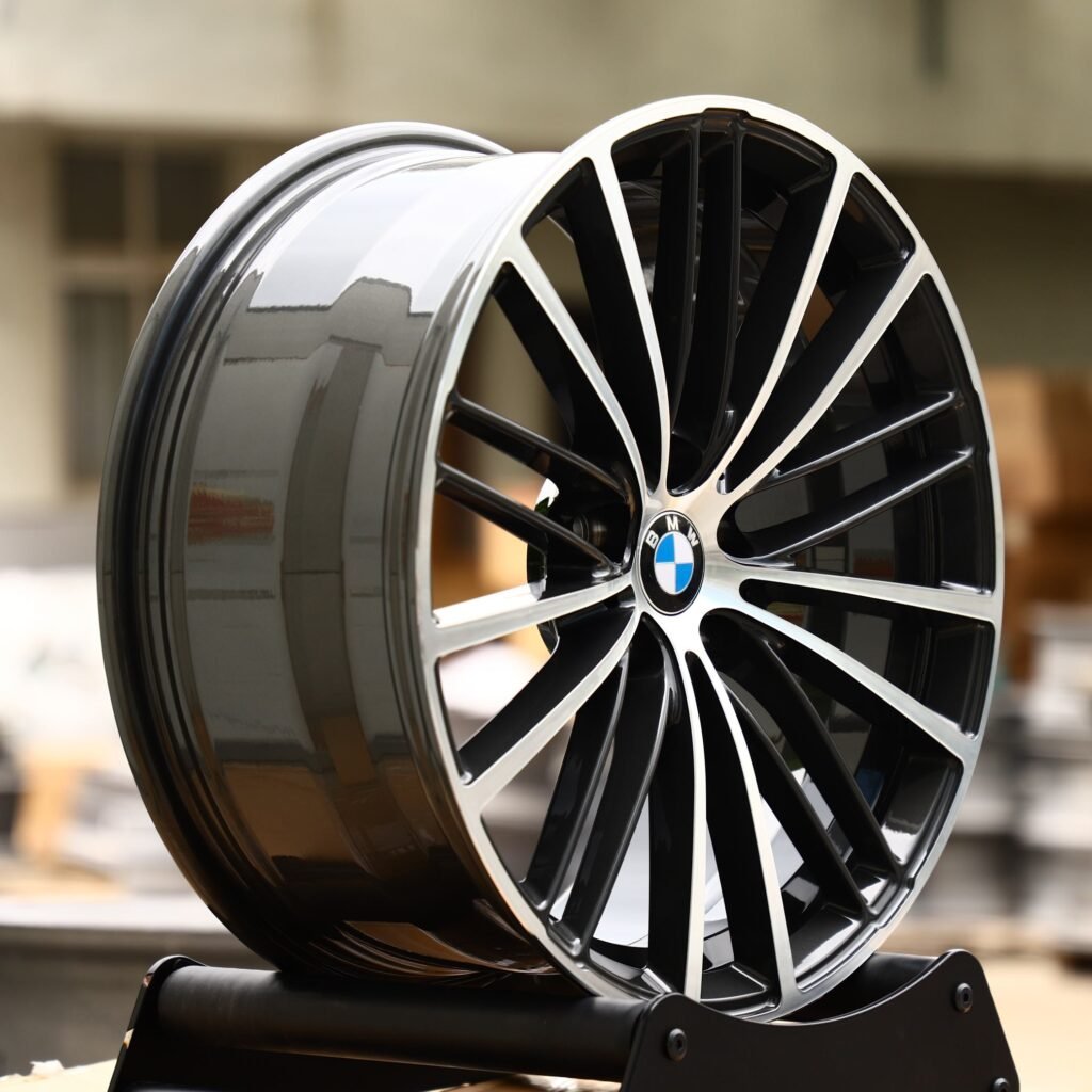 BMW 3 Series wheels – Gray Split Machined Face, angled view