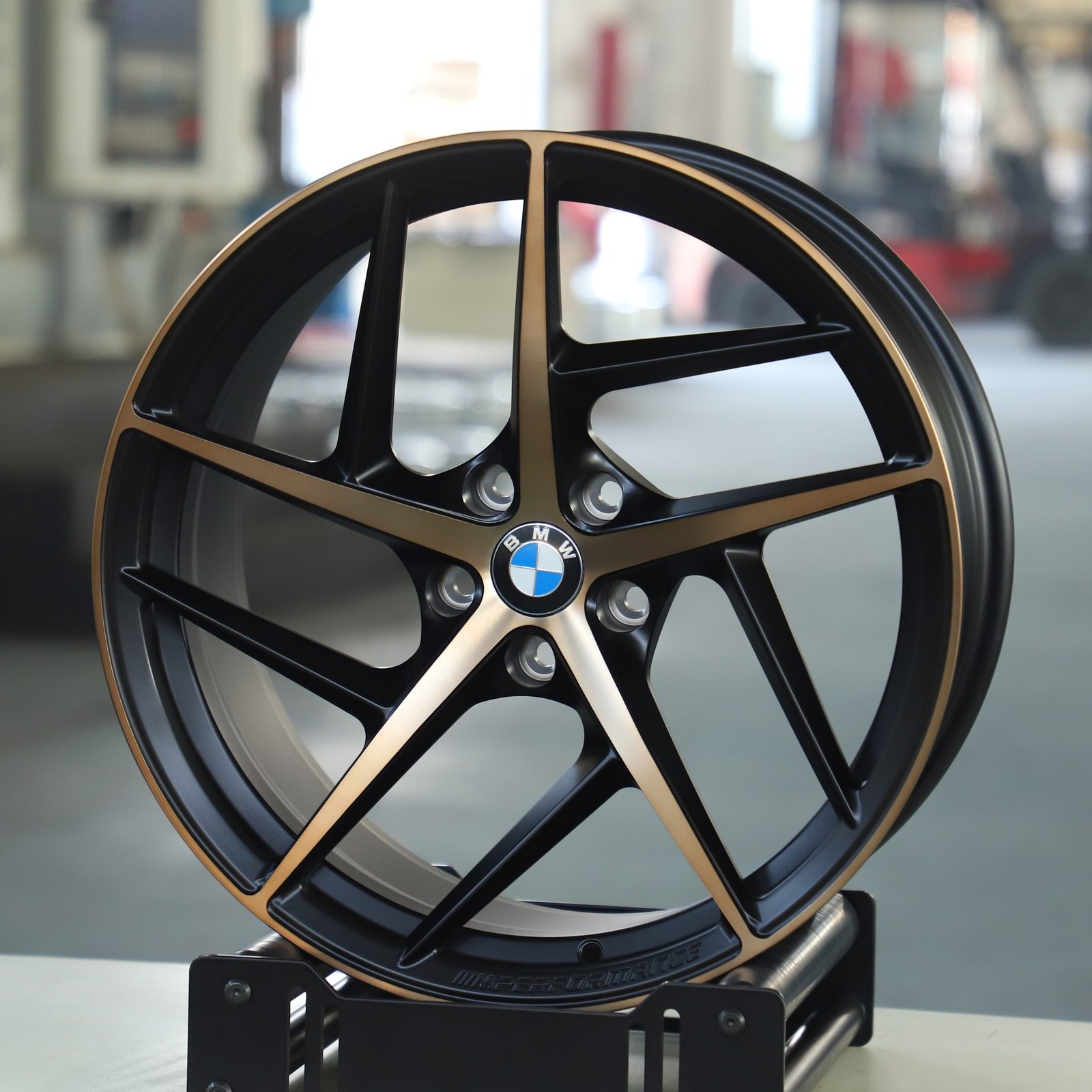 BMW 5 Series wheels – Matte Black / Bronze 5 Y-Spoke Machined Face, front view