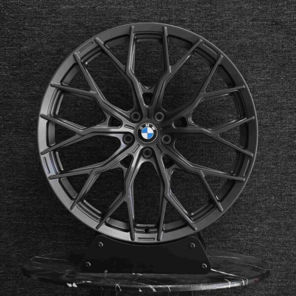 BMW 5 Series wheels – Matte Black / Gunmetal 10 Y-Spoke, front view