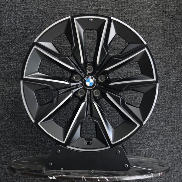 BMW 5 Series wheels – Black / Machined 5-Spoke Machined Face, front view