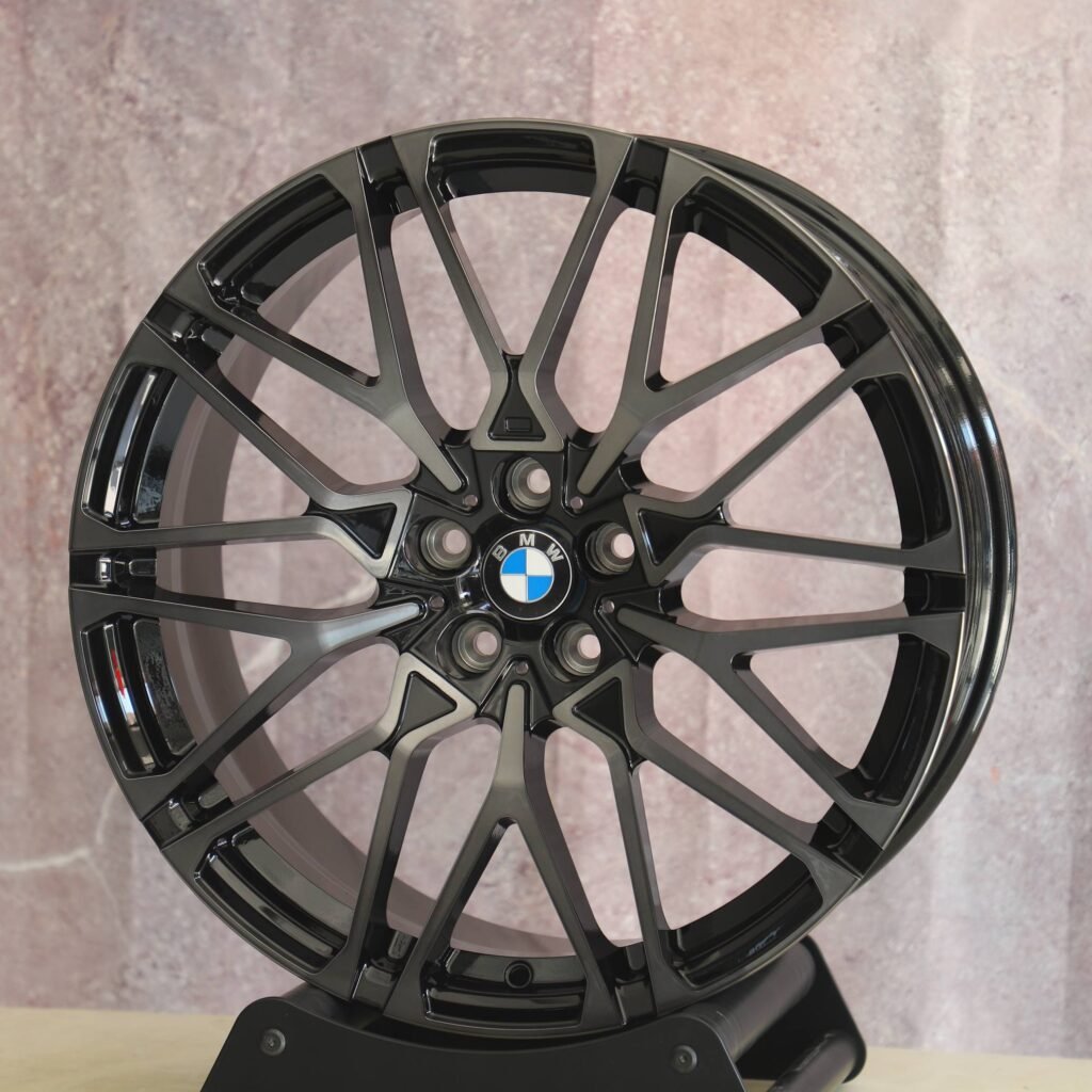 BMW 3 Series wheels – Matte Silver Split-Spoke Machined Face (BMW Style 826M), angled view