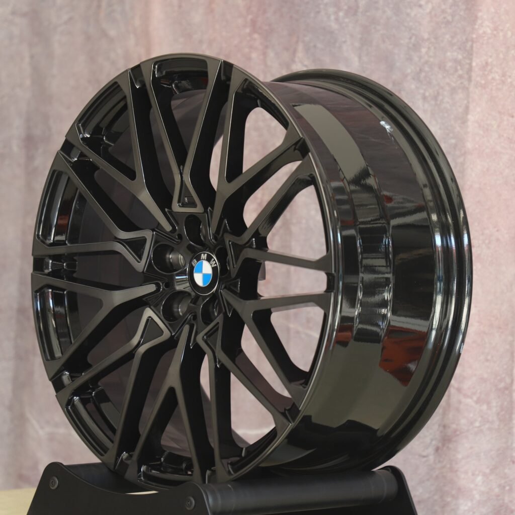 BMW M3 F80 wheels – Matte Silver Split-Spoke Machined Face (BMW Style 826M), lip and barrel detail