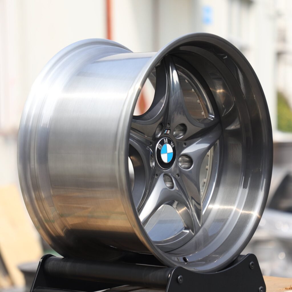 BMW M3 F80 wheels – Metallic Gray 2-Piece 5-Star Spoke Deep Lip, lip and barrel detail