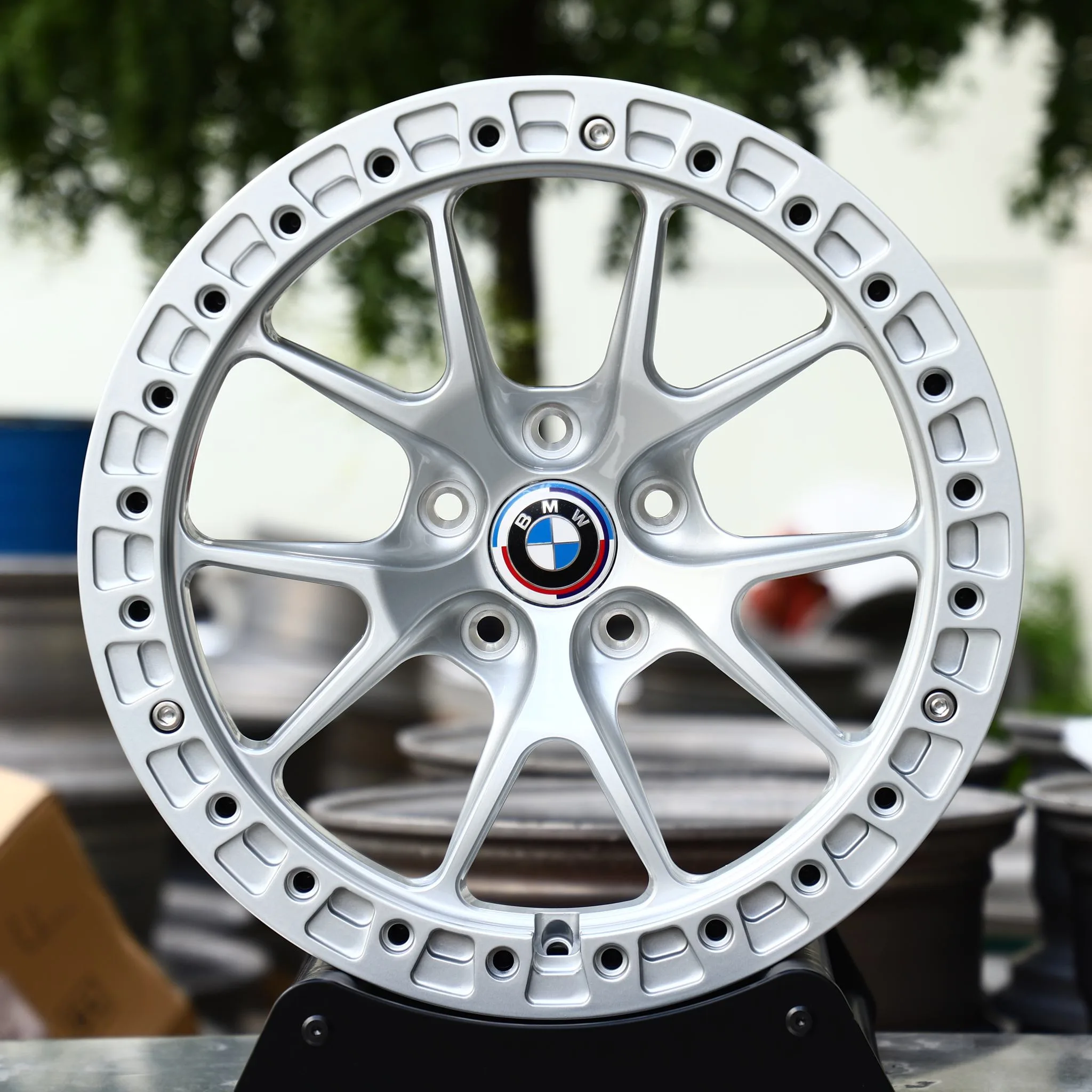 Chevrolet Camaro wheels – Silver Custom, front view