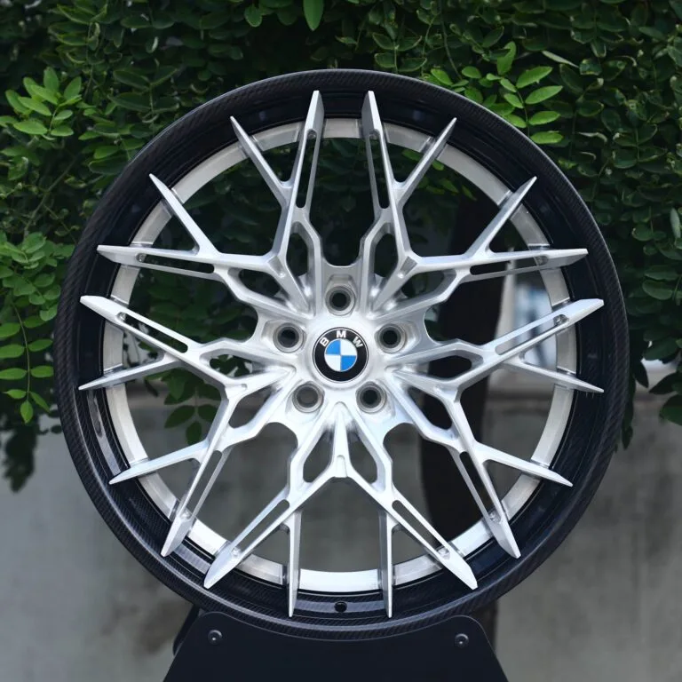 BMW 5 Series / 3 Series Forged Wheels – Silver / Gloss Black 2-Piece Cross-Spoke Carbon Fibre, front view